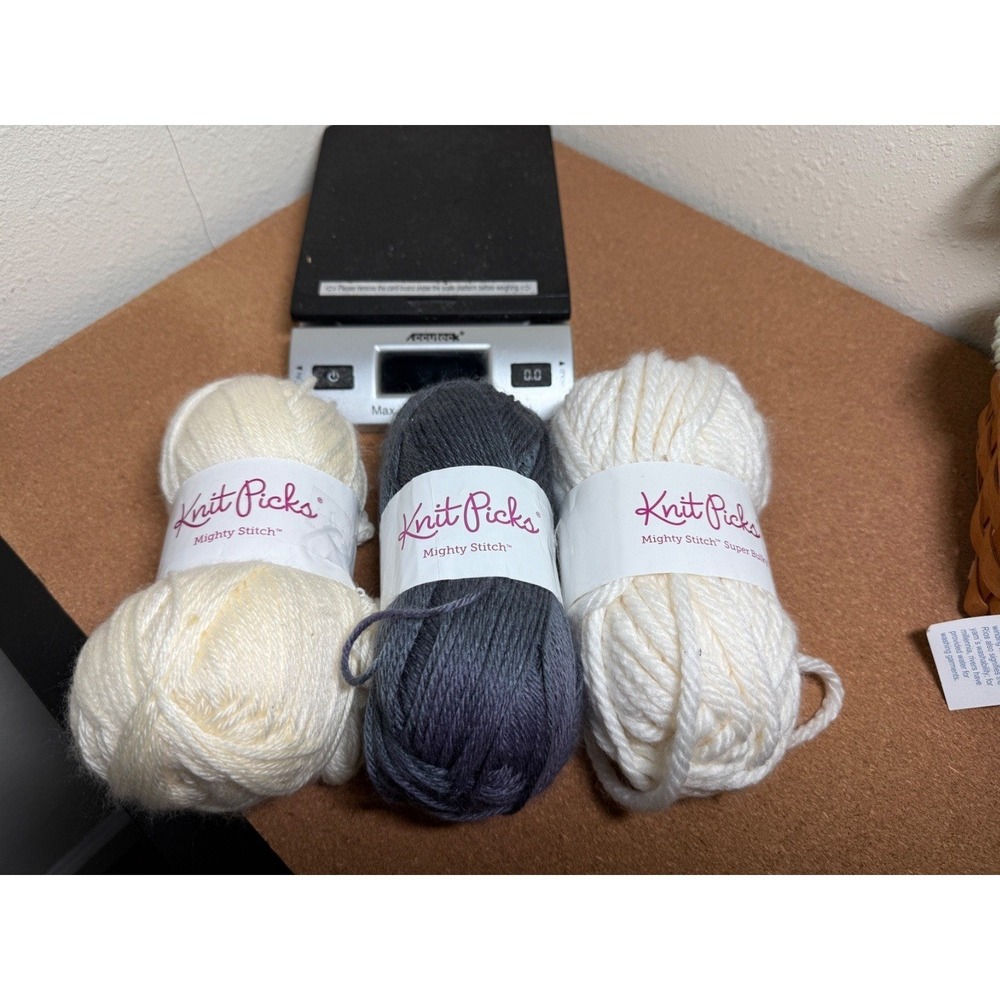 Destash: Knit Picks Mighty Stitch Yarn Cream Gray White Worsted Super Bulky